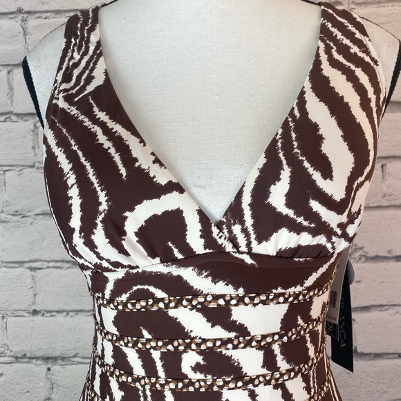 La Blanca Animal Print One Piece Swim Suit White & Brown Size 4 NWT Zebra Print - Picture 2 of 12